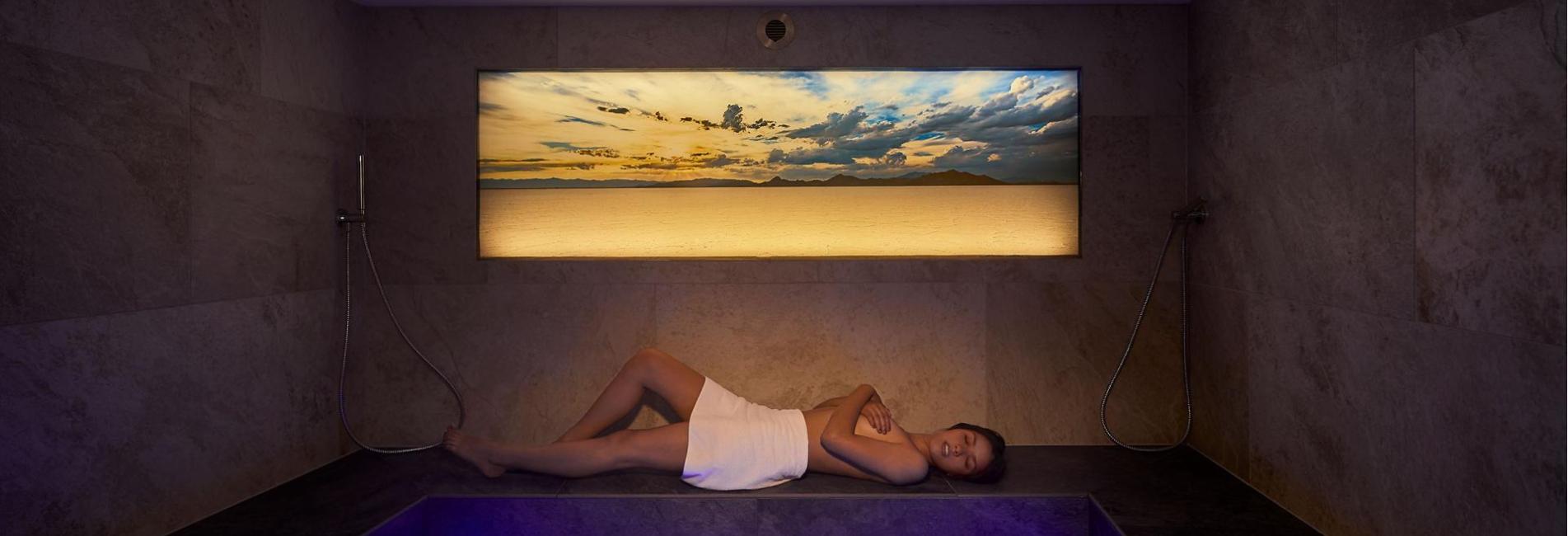 Infrared Cabin Hotel Mezdì