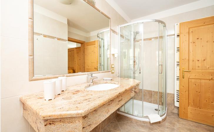 Bagno con doccia - Appartamento Sèla