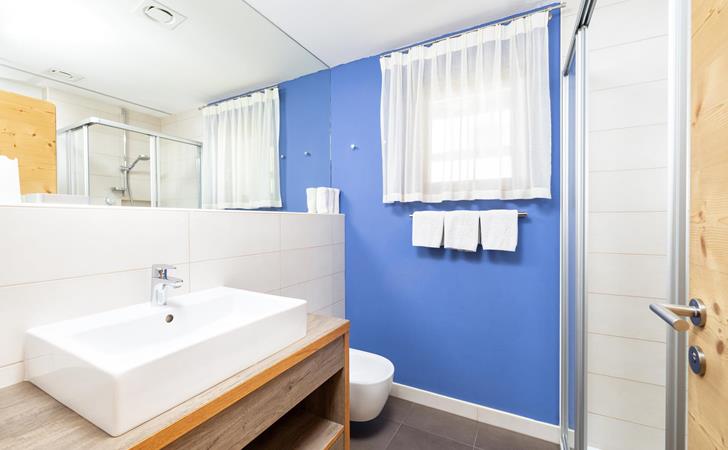 Bagno con doccia - Appartamento Larjëi