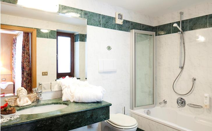 Zimmer im Hotel Mezdi - das dazugehörige Badezimmer