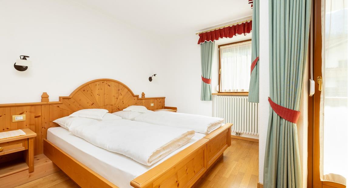 Camera da letto matrimoniale con balcone - Appartamento Sèla