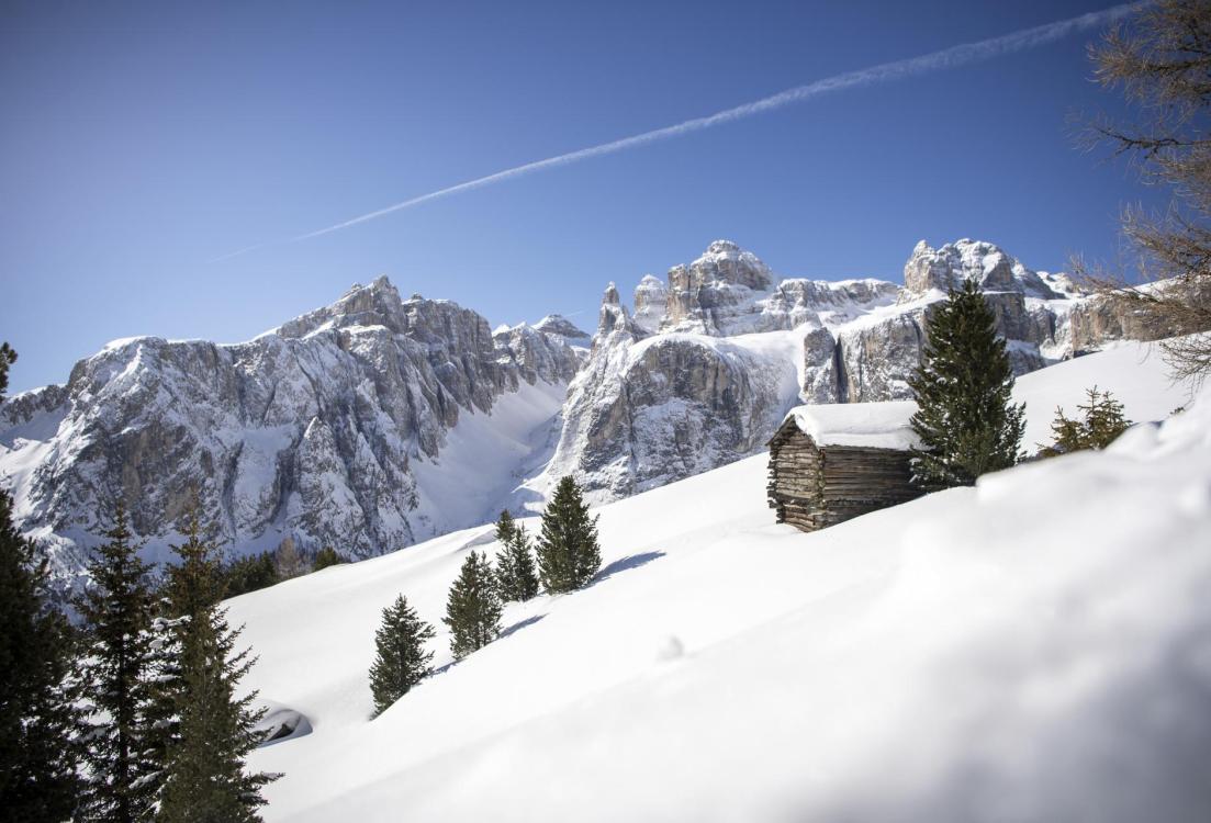 Una casetta in inverno