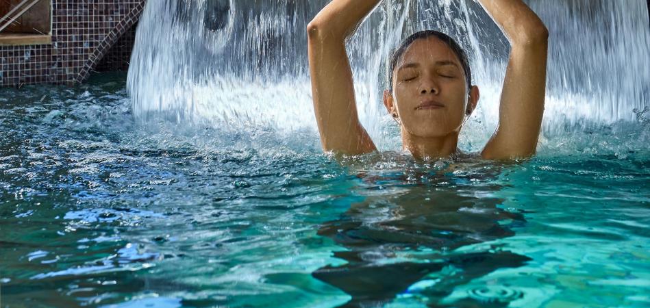 Indoor pool Hotel Mezdì